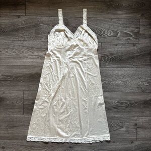 American Vintage Cream Lace-Trim Slip Chemise